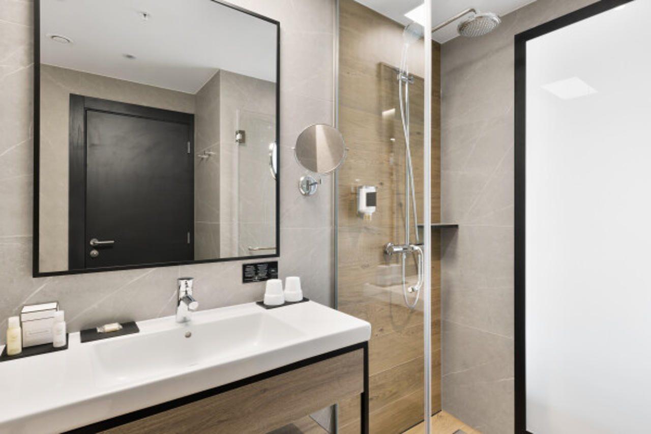 Riu Plaza London Victoria Hotell Exteriör bild